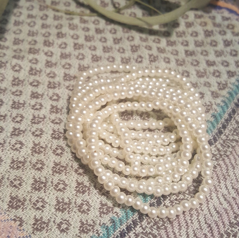 Ten pearly beaded bracelets that stretch! - Picture 3 of 5